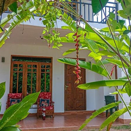 Gimhana Homestay 锡吉里亚 外观 照片