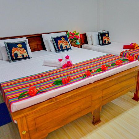 Gimhana Homestay 锡吉里亚 外观 照片