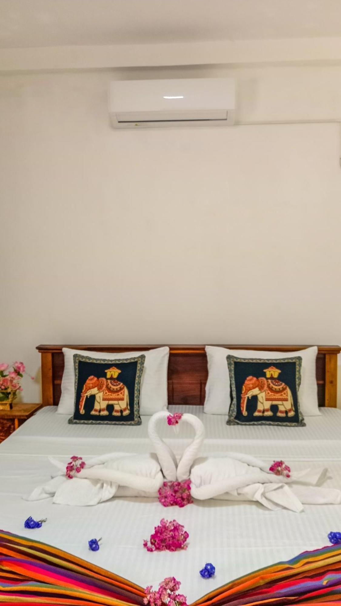 Gimhana Homestay 锡吉里亚 外观 照片