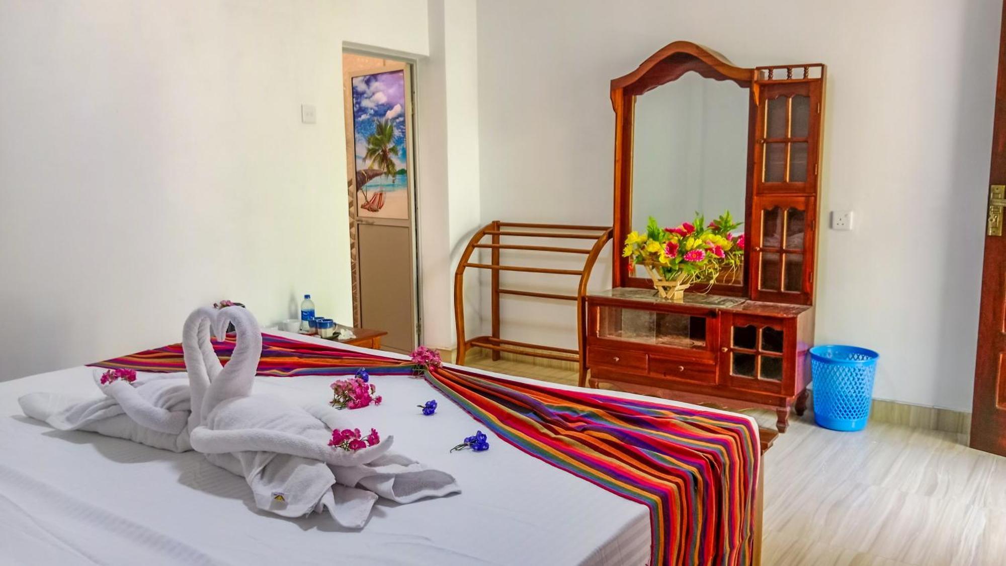 Gimhana Homestay 锡吉里亚 外观 照片
