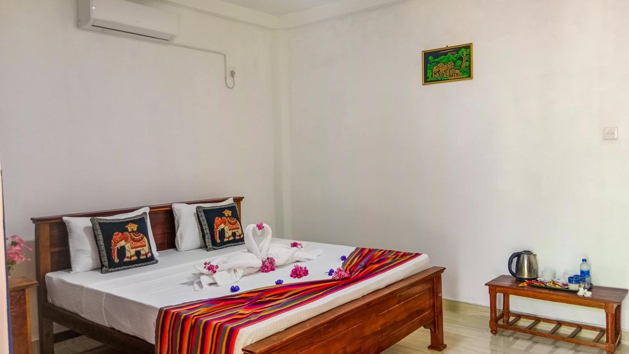 Gimhana Homestay 锡吉里亚 外观 照片