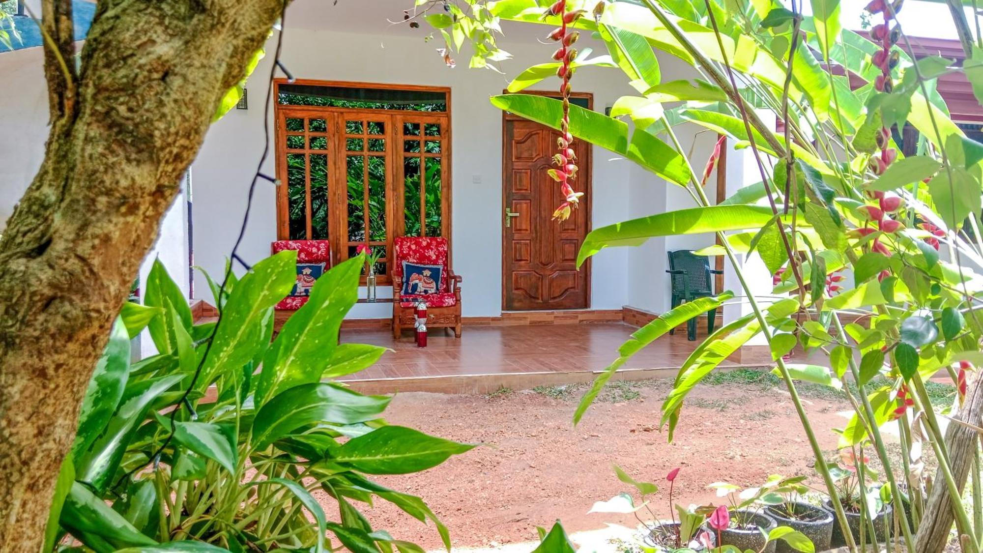 Gimhana Homestay 锡吉里亚 外观 照片