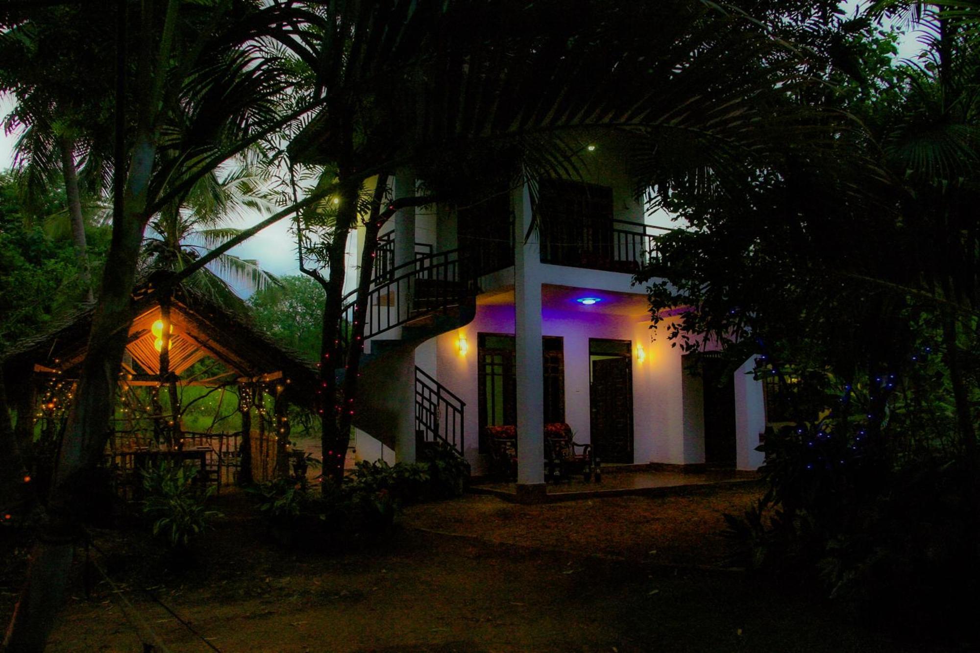 Gimhana Homestay 锡吉里亚 外观 照片