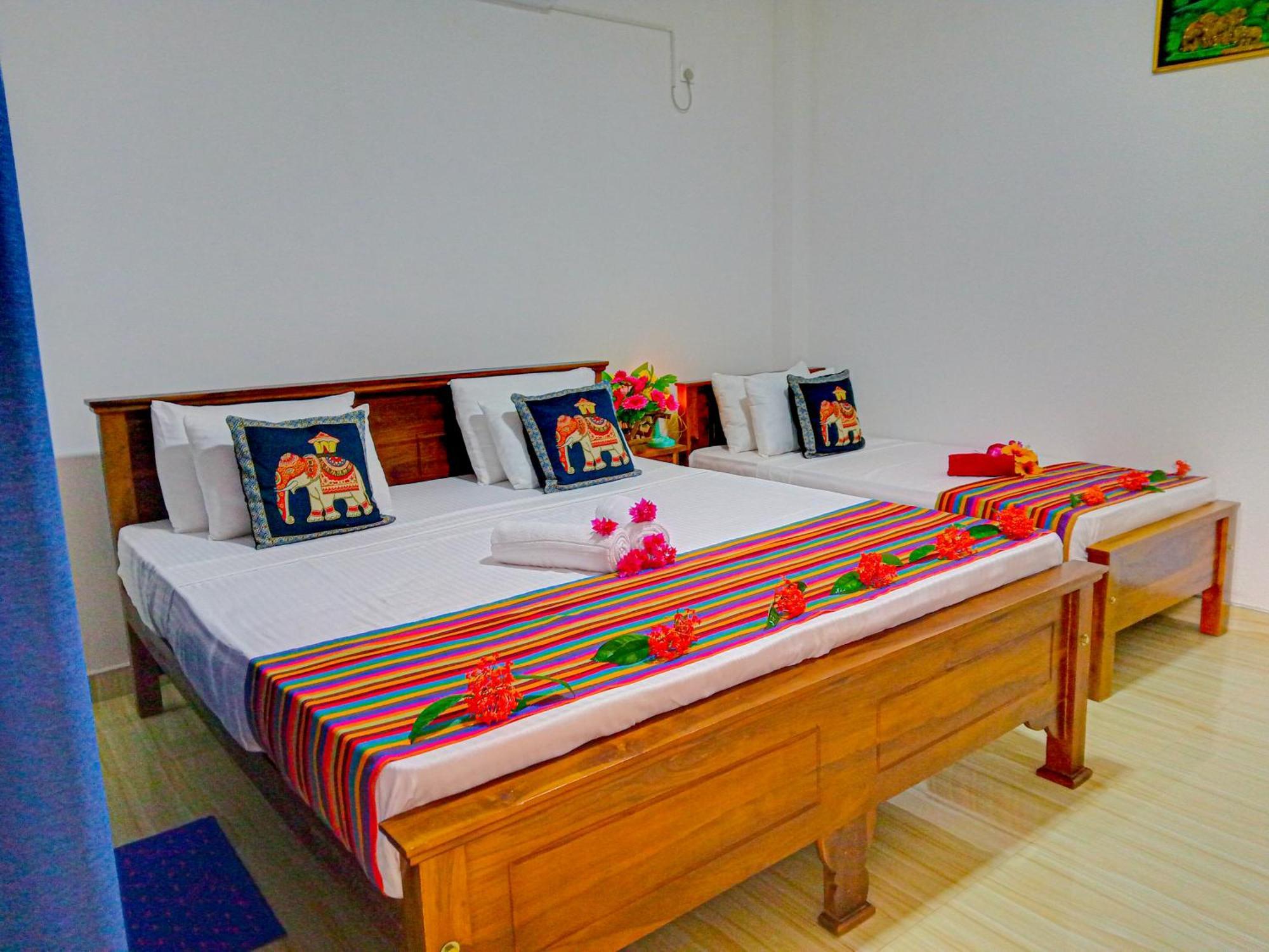 Gimhana Homestay 锡吉里亚 外观 照片