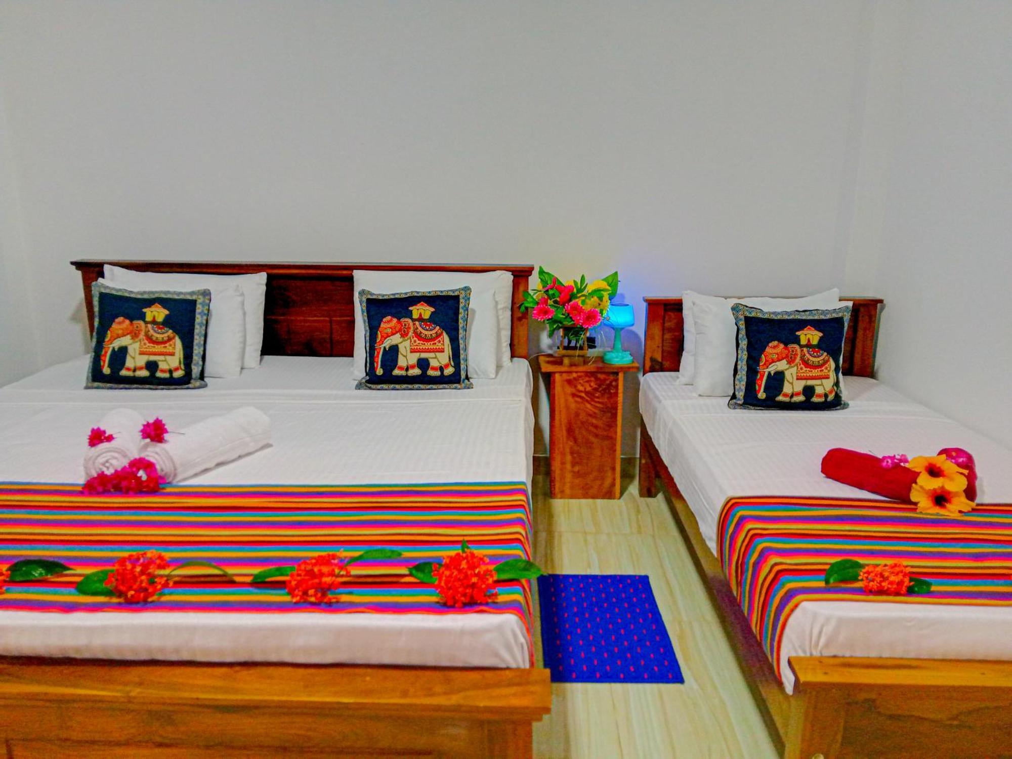 Gimhana Homestay 锡吉里亚 外观 照片
