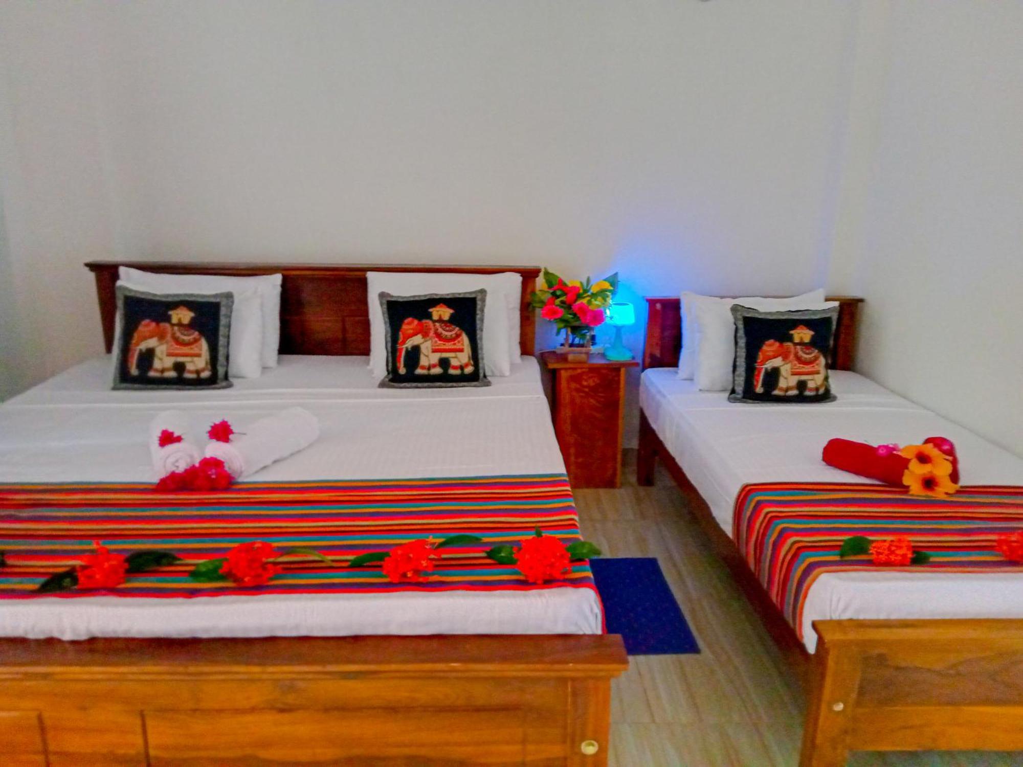 Gimhana Homestay 锡吉里亚 外观 照片