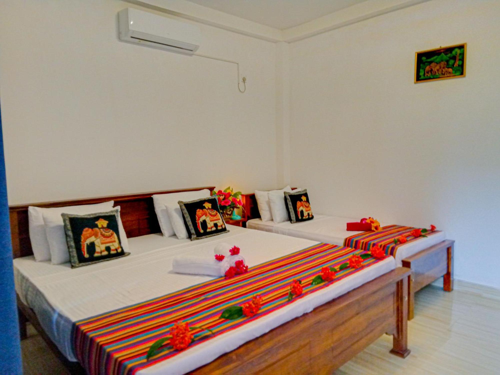 Gimhana Homestay 锡吉里亚 外观 照片